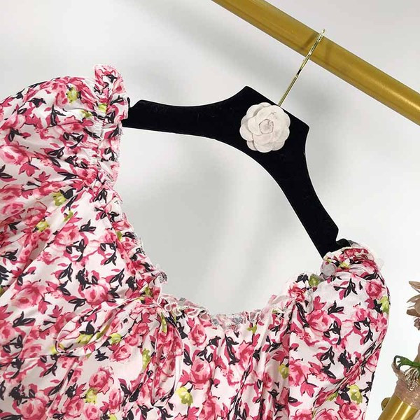 Bluza scurta de dama cu model floral si umerii goi