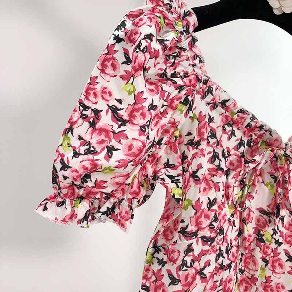Bluza scurta de dama cu model floral si umerii goi