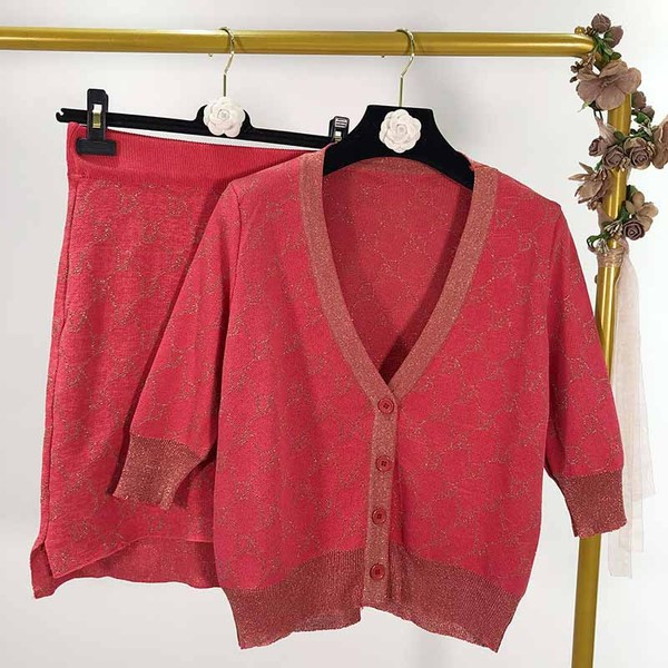 Set de fusta si vesta de dama cu maneci scurte