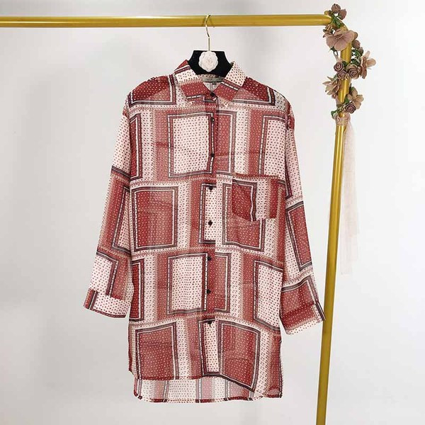 Cămașă lungă de damă cu buzunar și model cu model