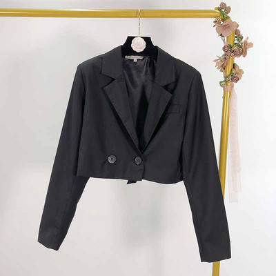 Rövid, hosszú ujjú női kabát, két színben