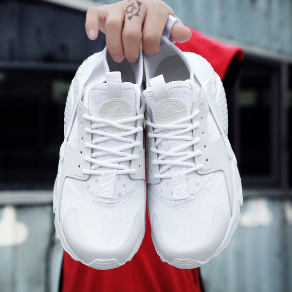 Modern, fűzős férfi tornacipő több színben