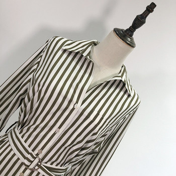 Csíkos női ruha hosszú ujjal és gombokkal