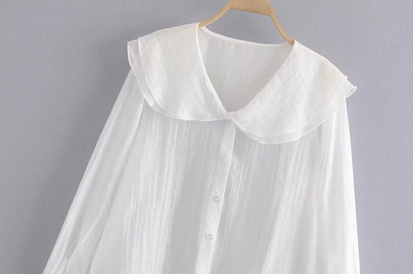 Bluză de damă cu mânecă lungă, albă