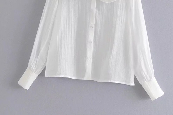 Bluză de damă cu mânecă lungă, albă