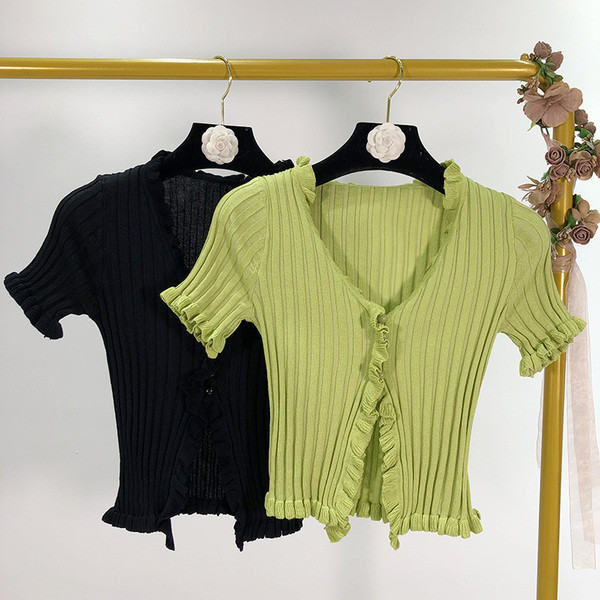 Vékony kötésből készült rövid női blúz, két színben