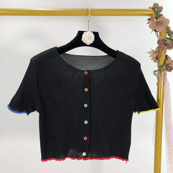 Bluza scurta de dama din tricotat subtire si nasturi colorati