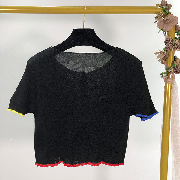 Bluza scurta de dama din tricotat subtire si nasturi colorati