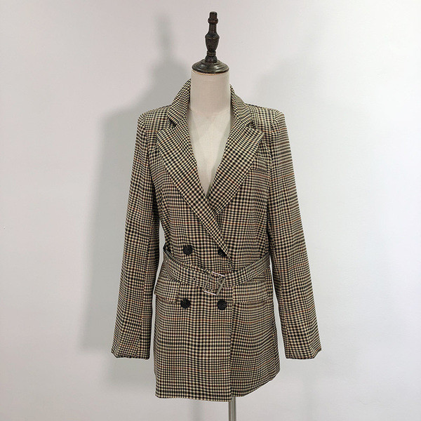 Geaca de dama lunga in carouri cu centura