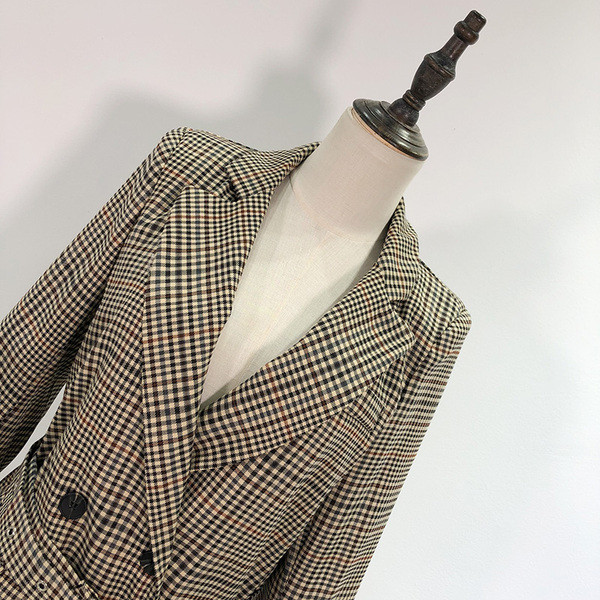 Geaca de dama lunga in carouri cu centura