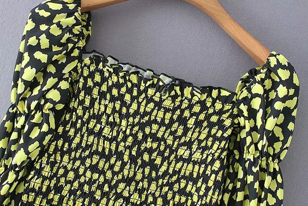 Bluză de damă colorată cu mâneci lungi