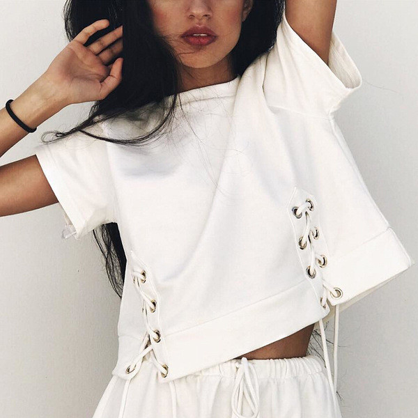 Modern női póló O-nyakkal és fűzős fehér és fekete színben