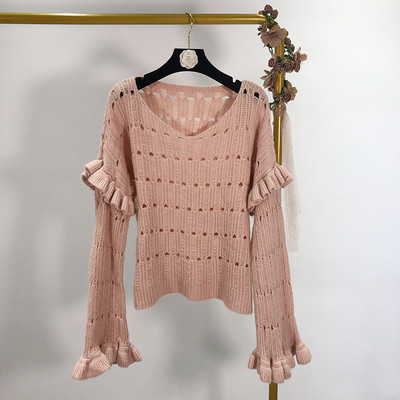 Vékony kötésből készült, széles ujjú női pulóver