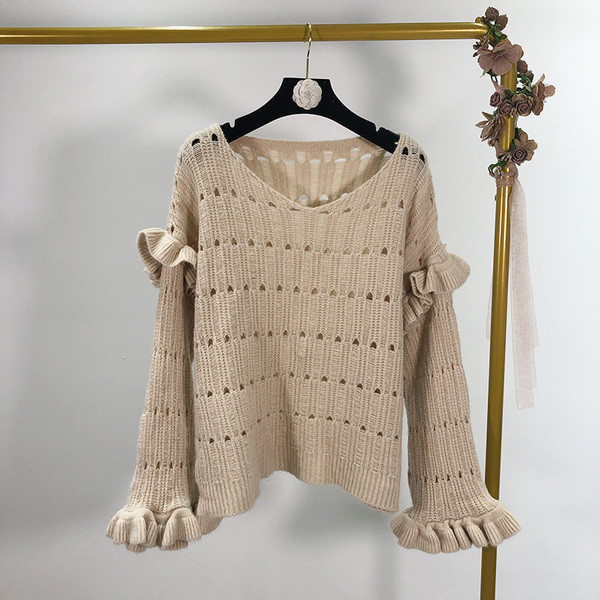 Vékony kötésből készült, széles ujjú női pulóver