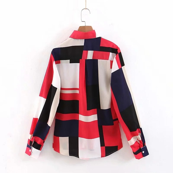 Cămașă de damă cu model colorat - model larg