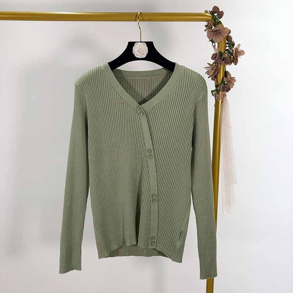 Női hosszú ujjú pulóver és gombok három színben