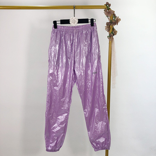 Дамски спортен панталон с лъскав ефект