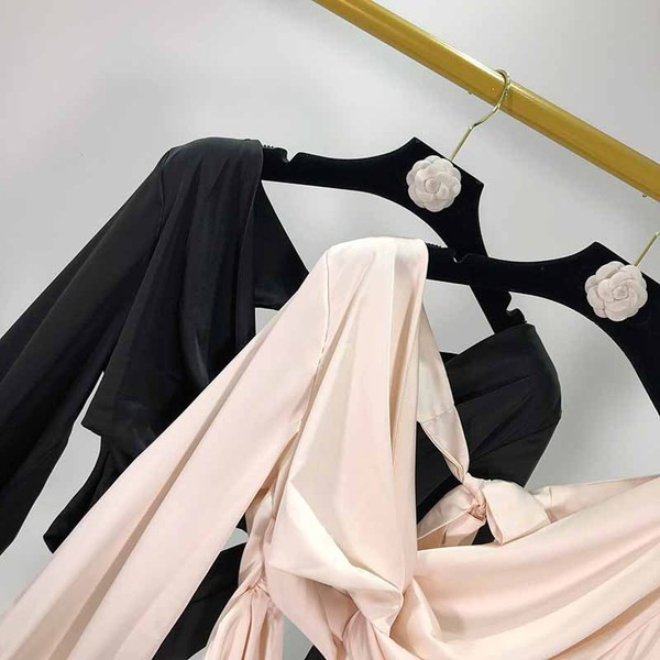 Bluză de damă modernă cu spatele gol în două culori