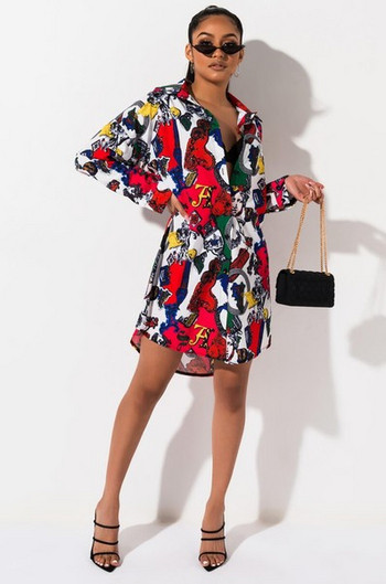 Alkalmi női ruha hosszú ujjal és klasszikus gallérral