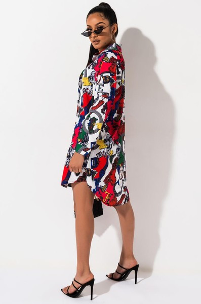 Alkalmi női ruha hosszú ujjal és klasszikus gallérral