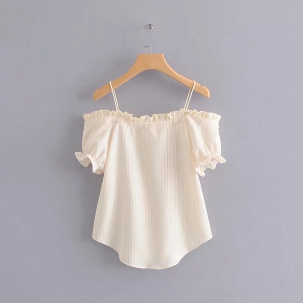 Fehér, csupasz vállú női ing