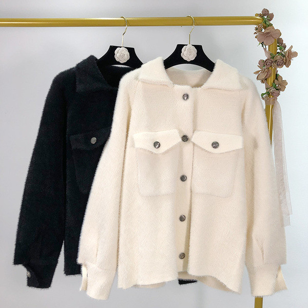 Palton scurt de dama cu buzunare si nasturi