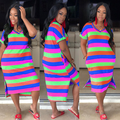 Alkalmi női ruha rövid ujjal és hasítékkal