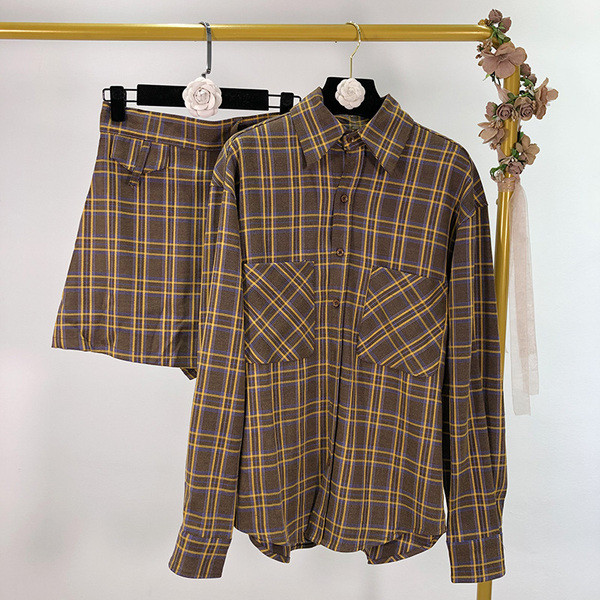 Set de cămașă și fustă-pantaloni în carouri pentru femei