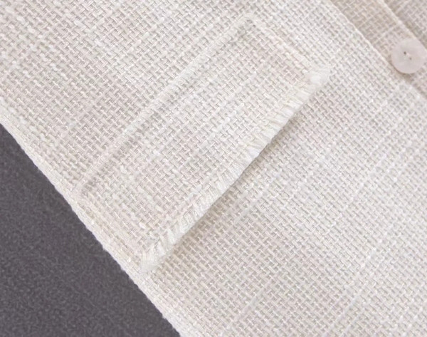 Modern női ruha vékony pántokkal, fehér színben - rövid modell