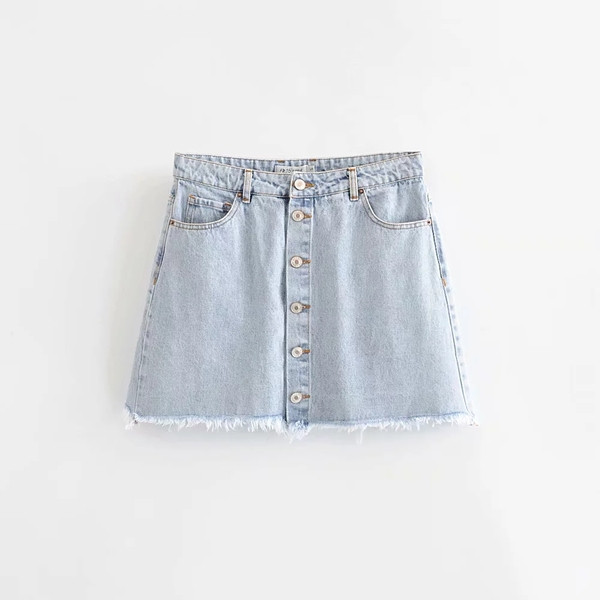 Fusta de dama din denim cu nasturi de culoare deschisa