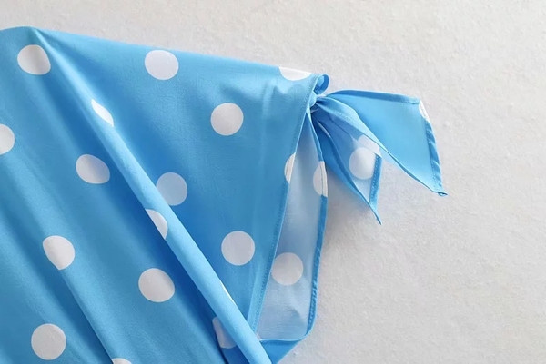 Női alkalmi pöttyös ruha kék színben