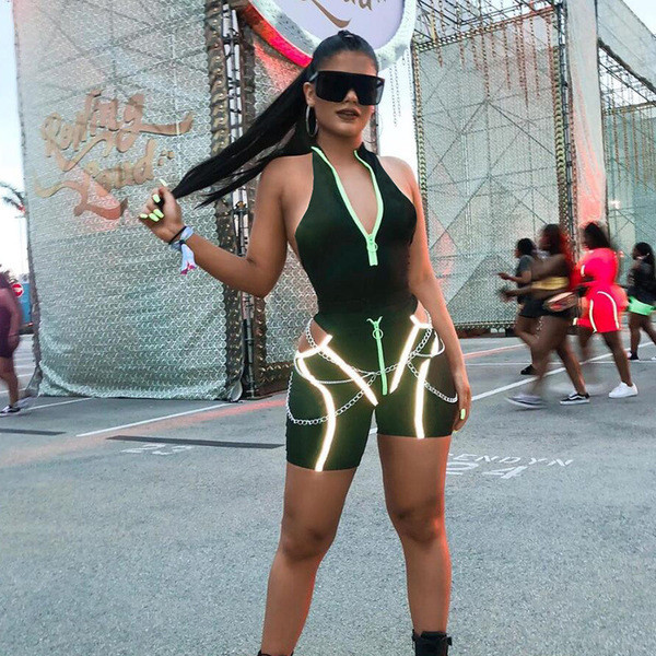 Salopeta sport scurta de dama de culoare neagra