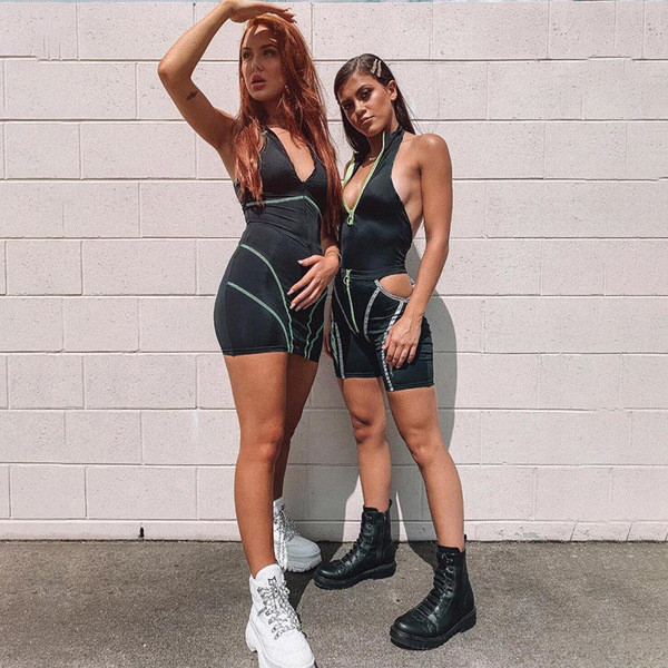 Salopeta sport scurta de dama de culoare neagra