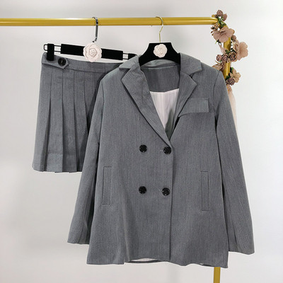 Női kabát és rakott szoknya szett