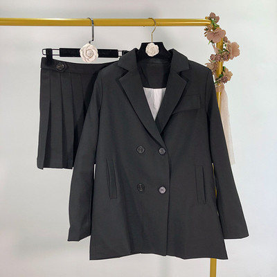 Női kabát és rakott szoknya szett