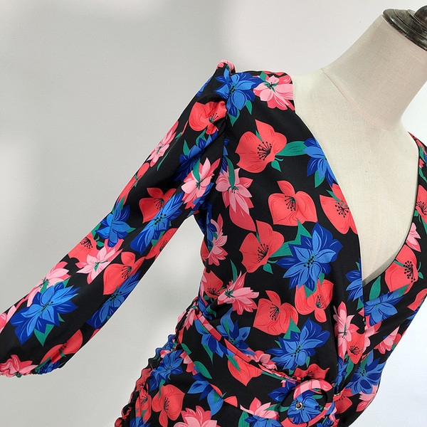 Rochie de dama cu decolteu in V, maneci 3/4 si curea