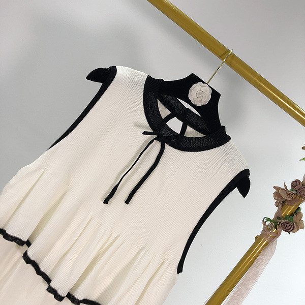 Rochie de dama din tricotat subtire de culoare alba