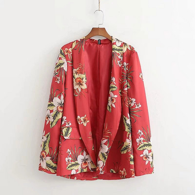 Piros színű virágmintás női kabát