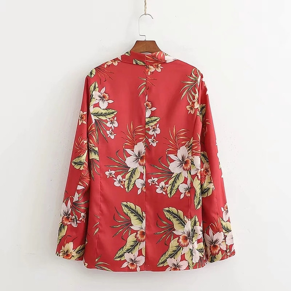 Piros színű virágmintás női kabát