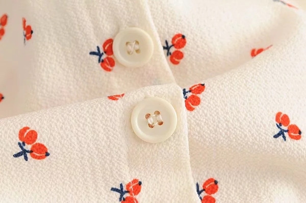 Rochie de dama cu maneca scurta si aplicatie - inimioare in alb