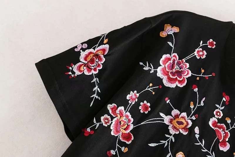 Bluză de damă modernă cu mâneci scurte și broderie colorată