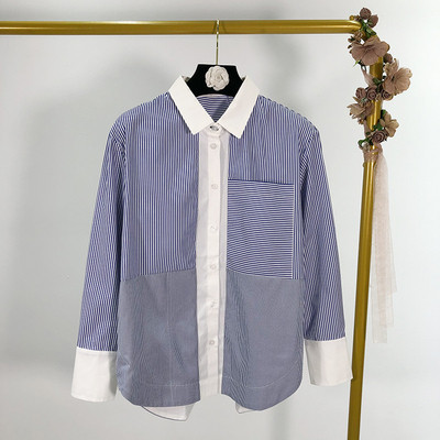 Cămașă de damă în dungi cu guler și buzunar clasic în două culori