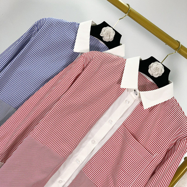 Cămașă de damă în dungi cu guler și buzunar clasic în două culori