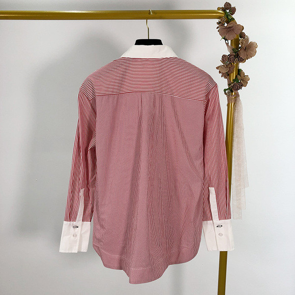 Cămașă de damă în dungi cu guler și buzunar clasic în două culori