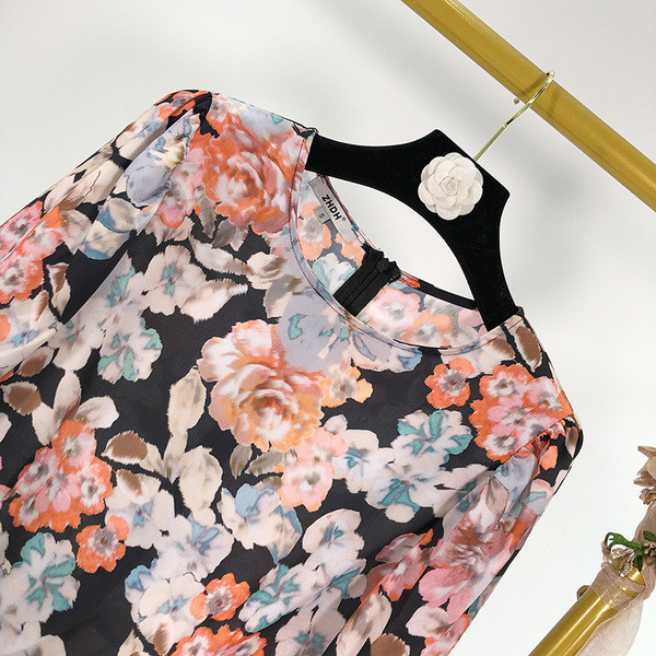 Virágmintás női hosszú ruha ovális nyakkivágással