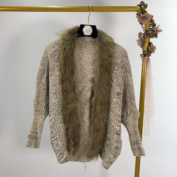 Vesta scurta de dama cu guler de blana