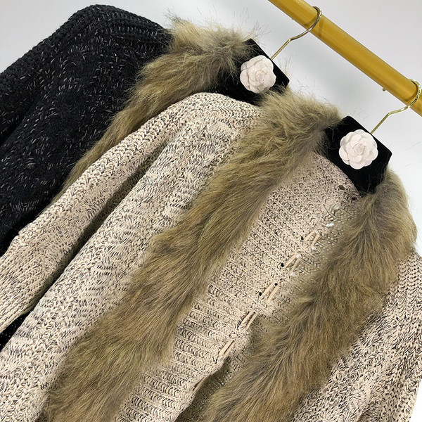 Vesta scurta de dama cu guler de blana