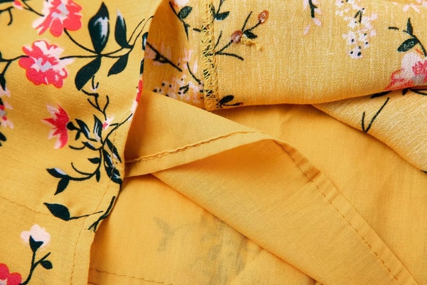 Rochie de vara dama cu maneca dreapta si scurta de culoare galbena