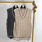 Vesta de dama din tricotat subtire cu decolteu in V