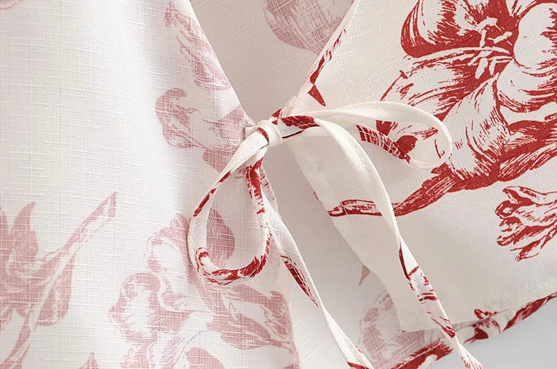 Cămașă de damă cu aplicație albă și decolteu în V